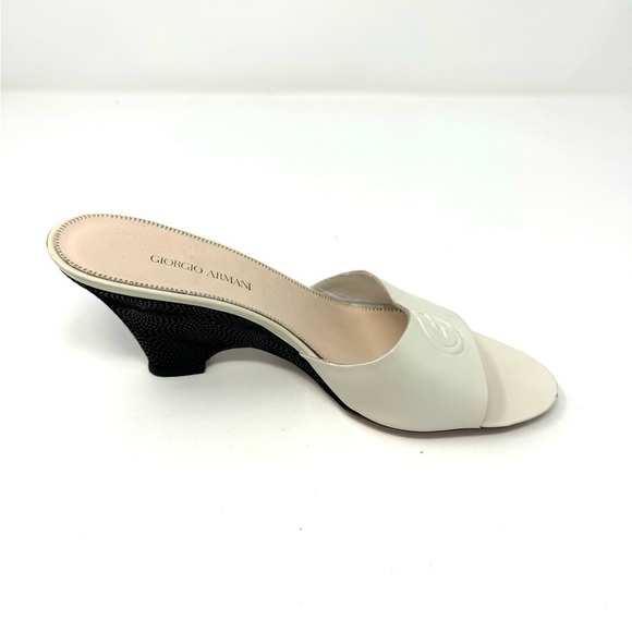 Giorgio Armani Ivory Patent Slingback Heels – Size 37.5 | Minimalist Luxury - Picture 4 of 9